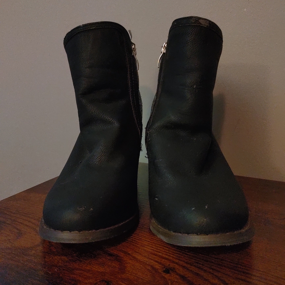 Black Women's High Heel Ankle Boots Size 8/9